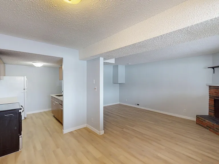 3 Sabrina Rd SW — Photo 2