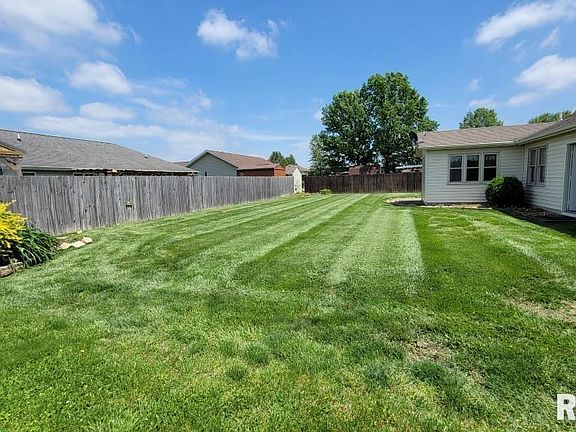 4th image of 2206 Jennifer Ln