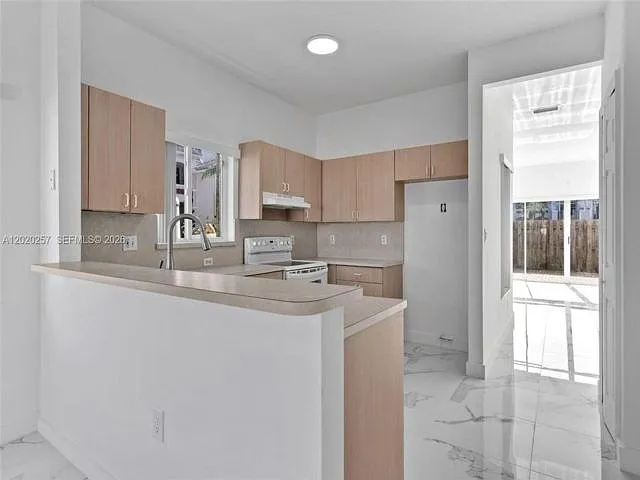 10245 SW 154th Pl #112-3 — Photo 4