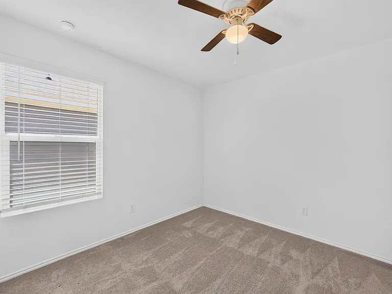 320 Dewberry St — Photo 16