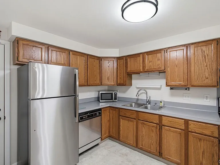 8457 Bubbling Springs Dr — Photo 7