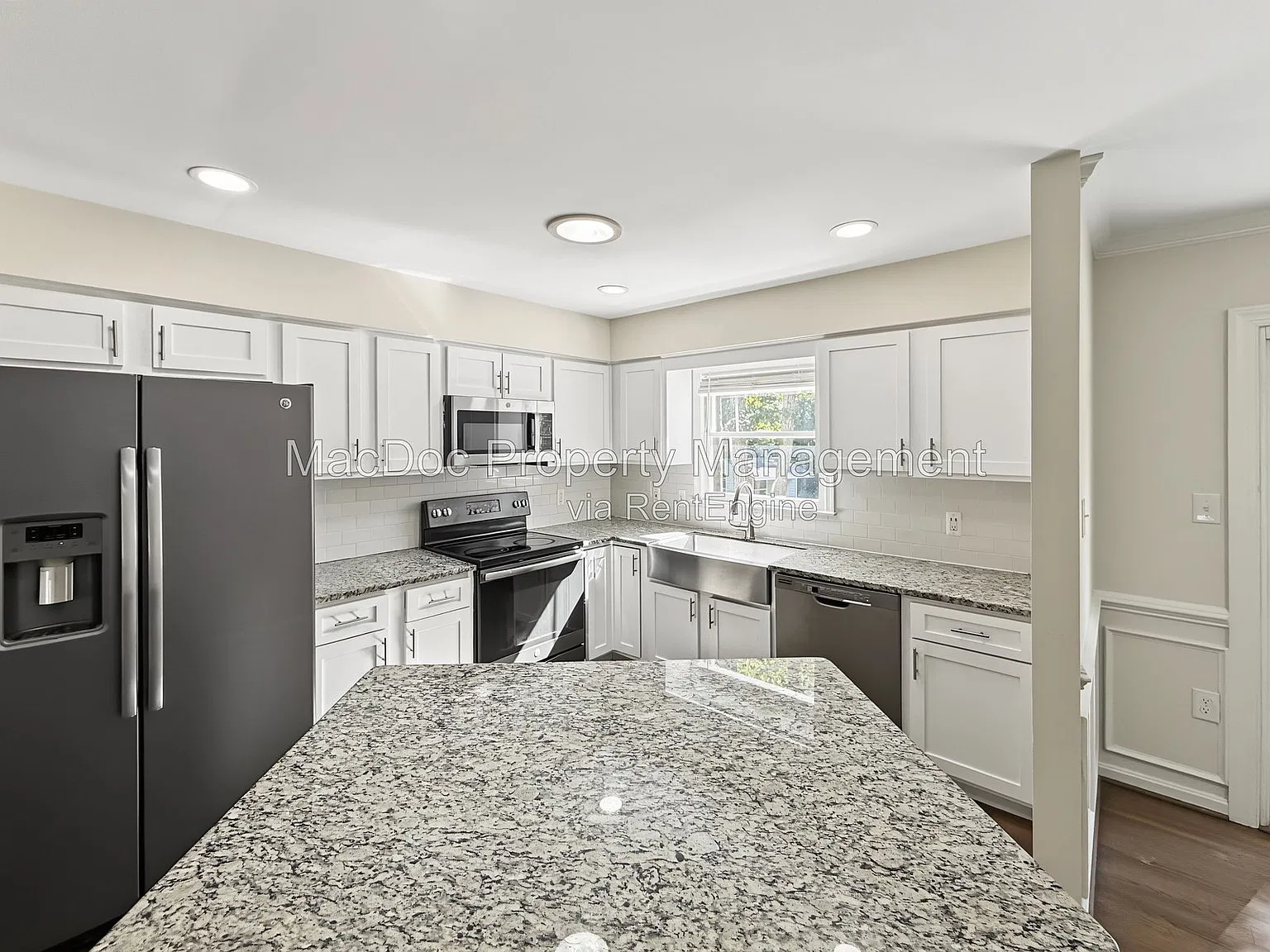 4 bed, 3.0 bath, 2276 sqft, $2,595 — Photo 2
