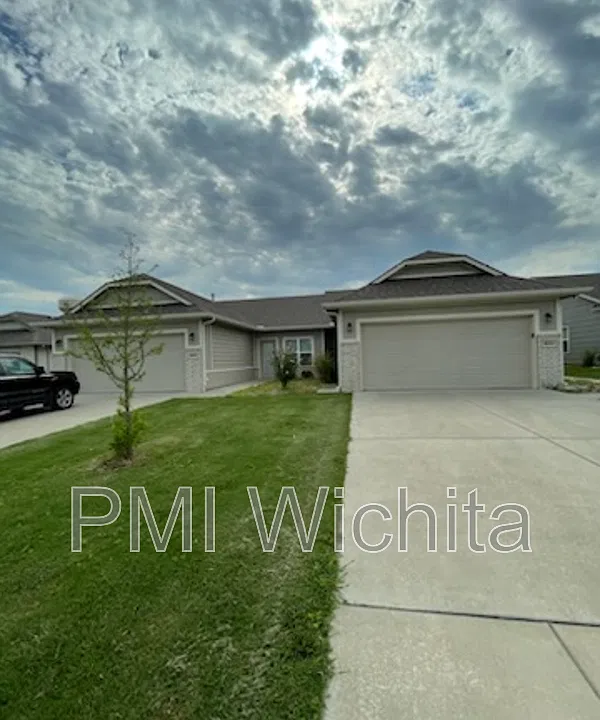 8113 E 34th Ct S