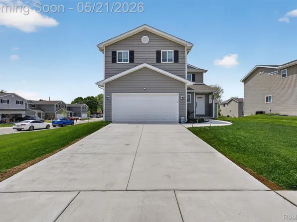 3969 Lotus Landing Cir, Waterford, MI 48329