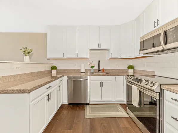 501 Prospect Blvd APT 27B, Frederick, MD 21701