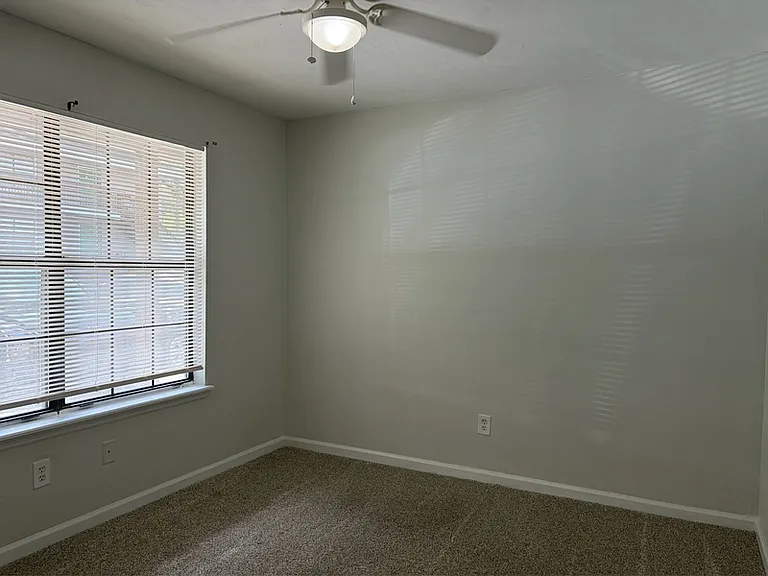 2350 Horne Ave #3 — Photo 8