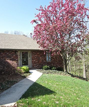 2nd image of 814 Cari Ann Ct