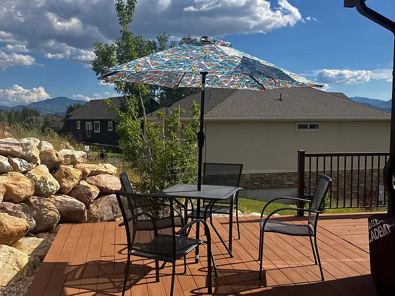 Beautiful Mountain Views overlooking Pineview Reservoir, Nordic Valley and the Wolf Creek Golf course which is located one street away from the nineth hole.