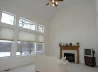 3332 Victoria Ln, Waukegan, IL 60087