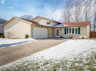 125 Valley Forge Cir, Elyria, OH 44035