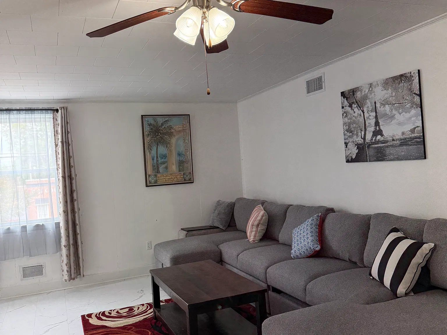 3 bed, 1600 sqft, $1,850 — Photo 1