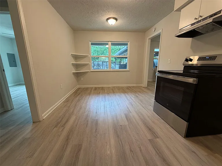 244 Deerfield St — Photo 6