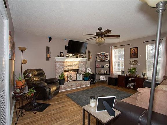 3rd image of 163 Moss Creek Dr