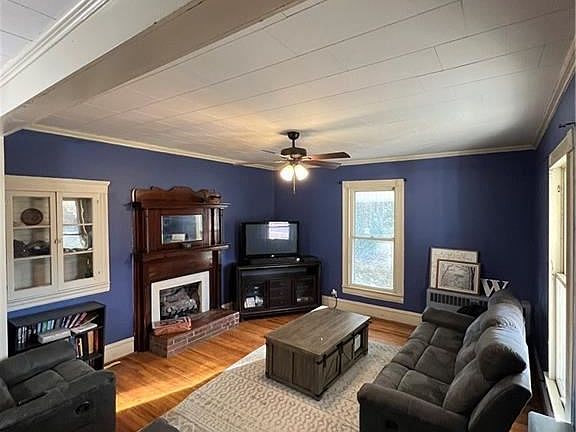 2nd image of 222 Lower Creek Dr NE