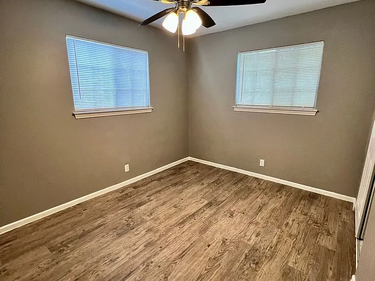 844 E Sunshine Dr #401 — Photo 9