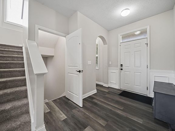 3rd image of 100 Bradley Ct #591