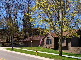 303 Grand Ave, Grand Haven, MI 49417