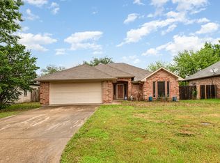 105 Stonebriar Way, Terrell, TX 75160