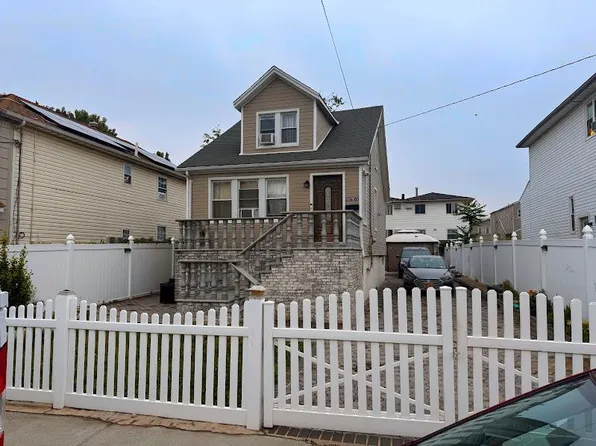 (undisclosed Address), Rosedale, NY 11422