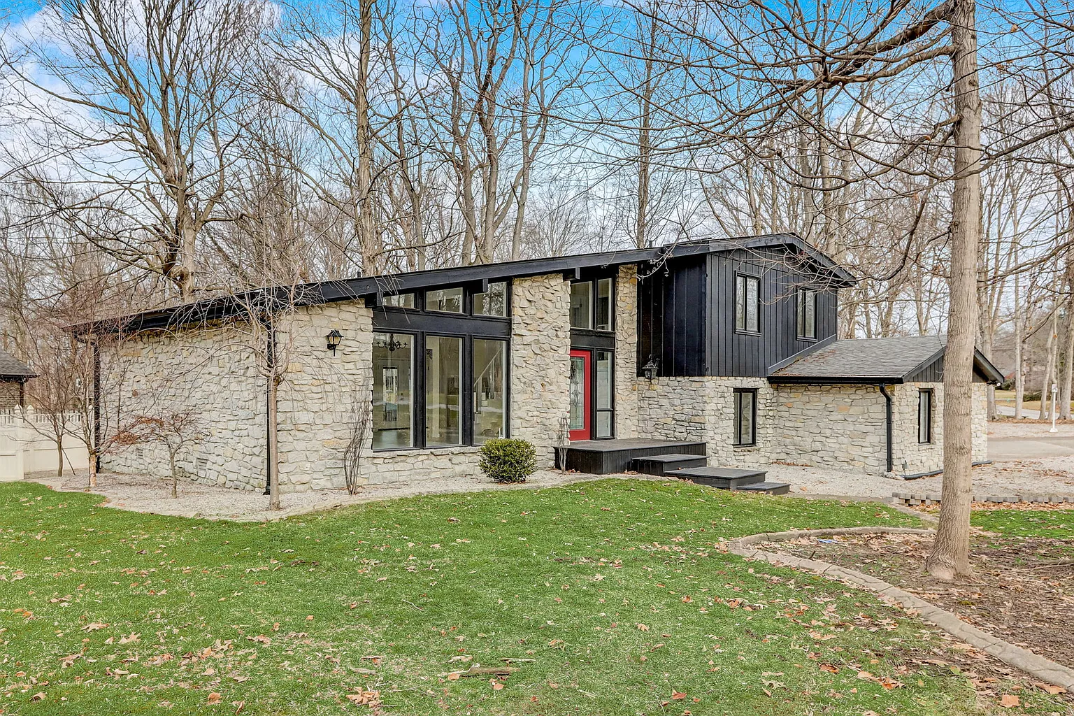 400 Beechwood Dr photo 1