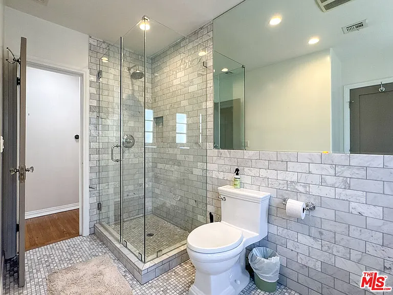 345 Westbourne Dr — Photo 18