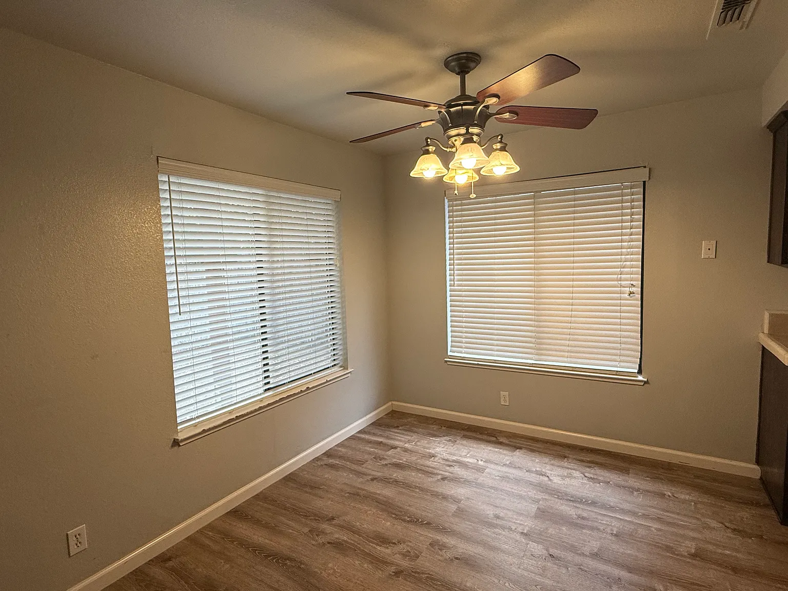 3 bed, 1400 sqft, $2,200 — Photo 4