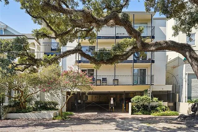 1430 Jackson Ave #205 — Photo 1