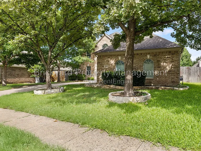 4409 Mitchell Ln — Photo 6