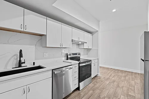 56 W 12th St Photo 1
