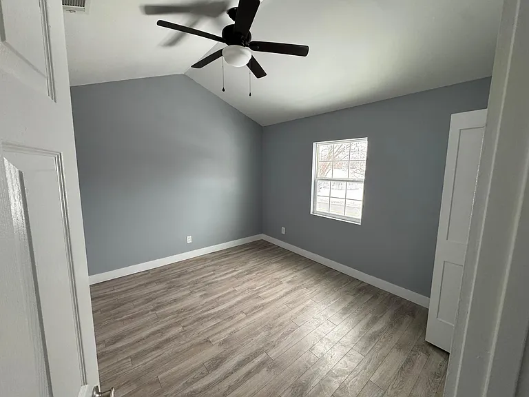416 E Chippewa Ave — Photo 7