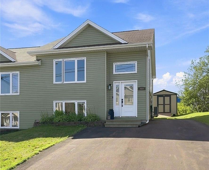 1st image of 929 Bernard St