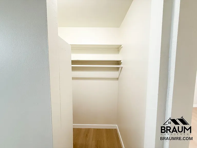 4404 Stern Ave — Photo 30
