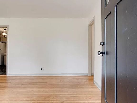 4th image of 753 Winthorne Dr