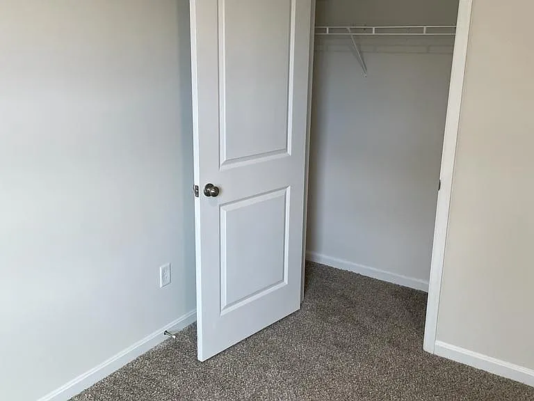 413 Tevis St — Photo 16