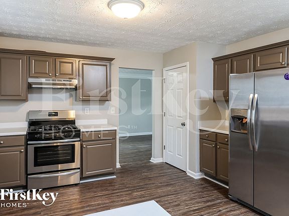 5th image of 1213 Lakeview Cove Dr