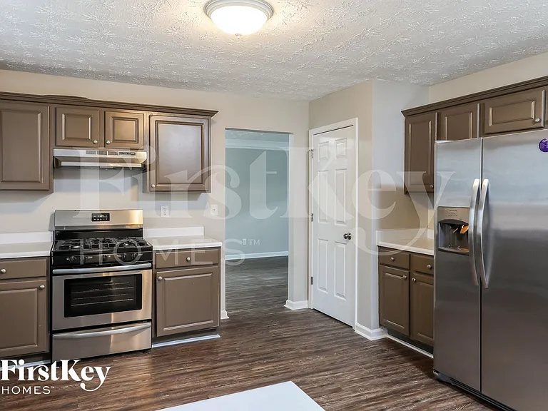 1213 Lakeview Cove Dr — Photo 5