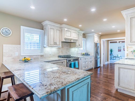 4th image of 1723 Dolores Dr