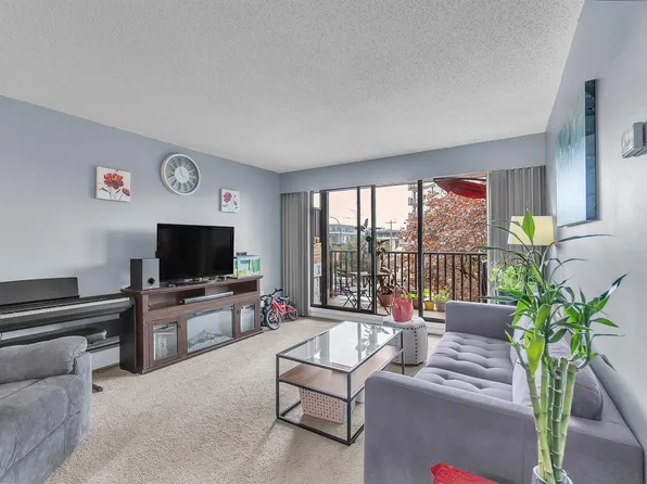 170 E 3rd St #107, North Vancouver, BC V7L 1E6