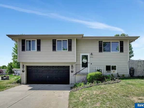 2661 W Peach St, Lincoln, NE 68522