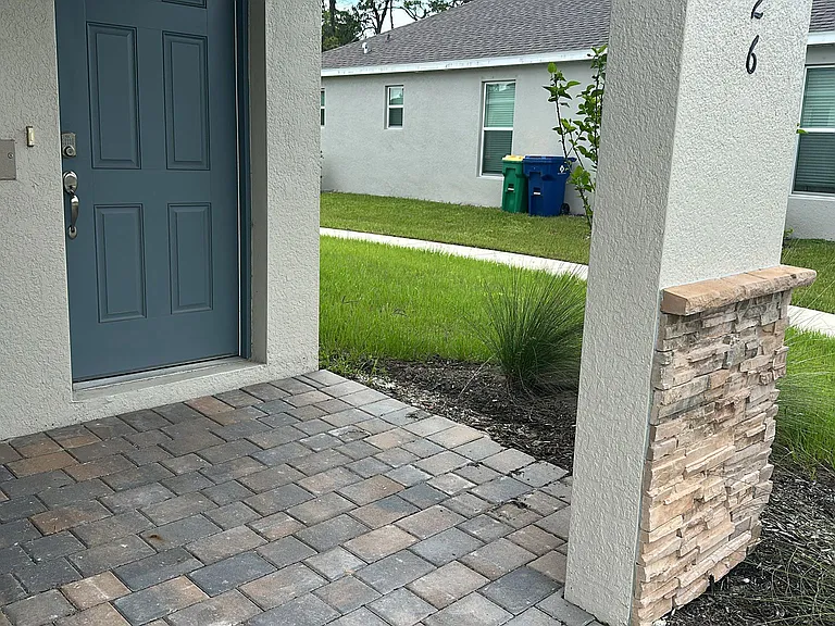 826 Friendship Cir — Photo 9