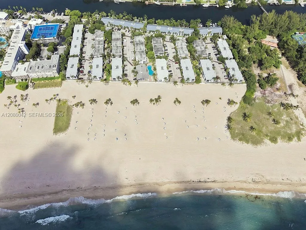 Oceanage Condo — Photo 3