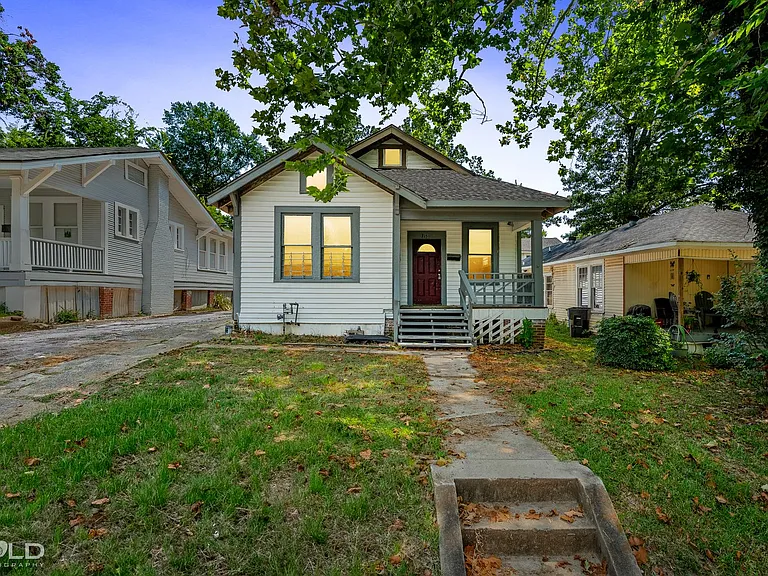 315 Robinson Pl — Photo 4