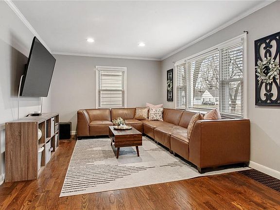 2nd image of 5011 Juniper Dr