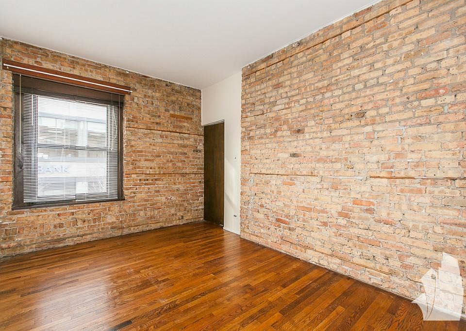 1st image of 558 W Wellington Ave #3