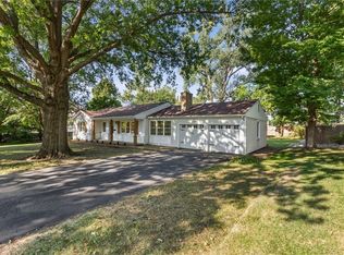 5644 Barkley St, Mission, KS 66202