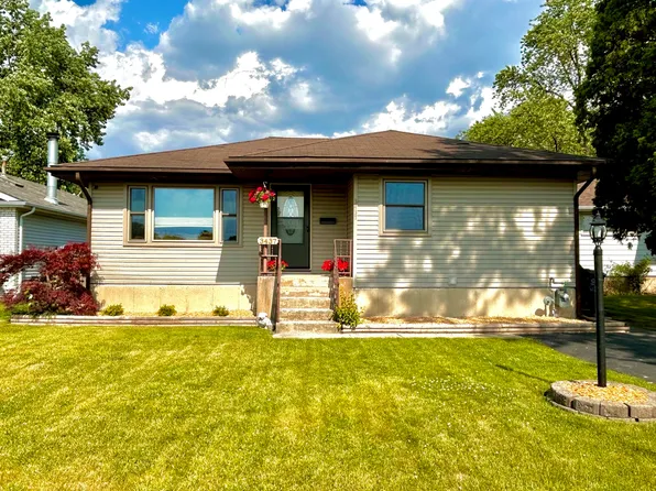 3437 Lewis St, Steger, IL 60475