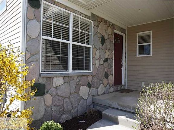 2nd image of 2301 Fieldstone Dr