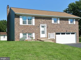 111 Buchland Rd, Ephrata, PA 17522