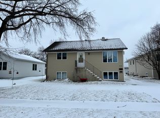 1410 16 1/2 St S #1, Fargo, ND 58103