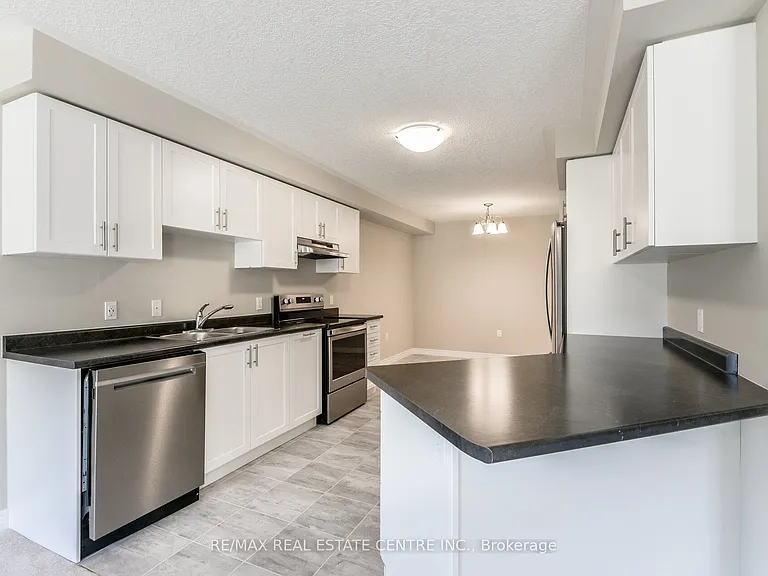 44 Cittadella Blvd — Photo 9